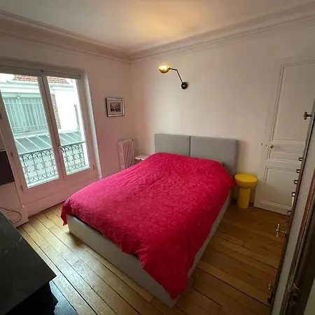 Charming And Bright Flat In A Very Convenient Area Apartment